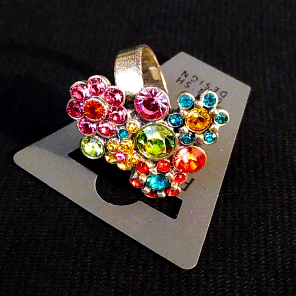 Multicolored crystal ring